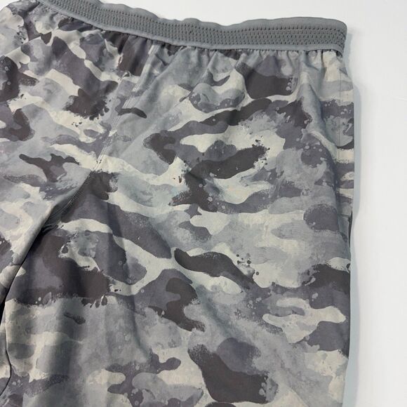 Fabletics The Fundamental Short Mens Size L Gray Camo Lined Athleisure Gym - Picture 4 of 9